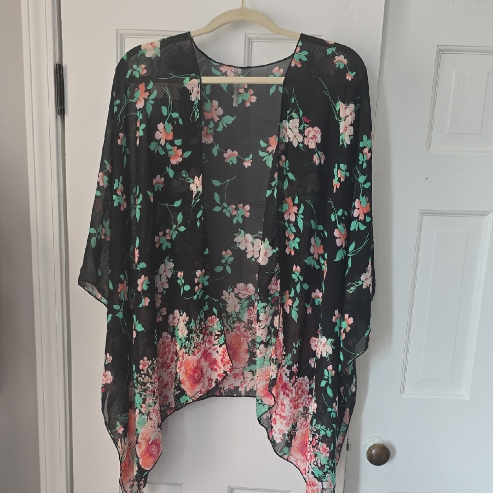 Red Lolly Floral Kimono Blouse - Black and Pink